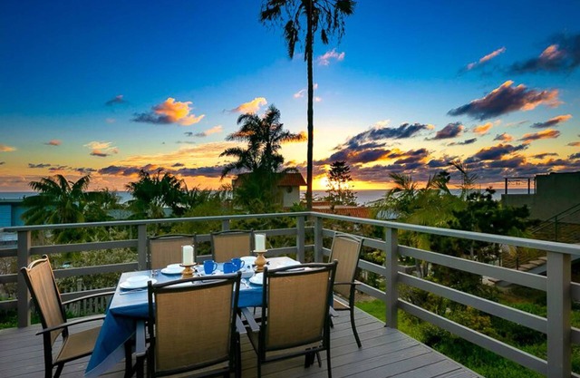 Ocean Views! Walk to the Beach with King Suite