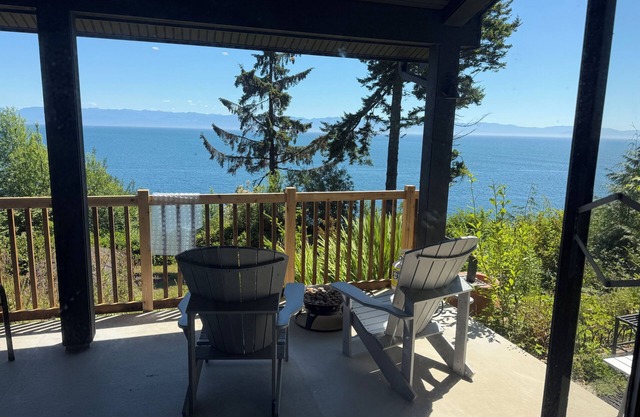 Oceanfront/1 bedroom condo/French Beach, 3 acre secluded rain forest/nrural calm