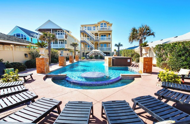OCEANFRONT, 18 BRs, ELEV, Theater, Rec Room, Poolside Bar, Luxury, EP204, Grande Ritz Carolina