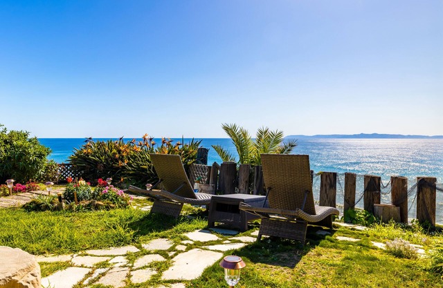 Oceanfront-2730 sqft w/SPA, HugeDeck+Garden+VIEWS