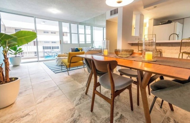 Oceanfront 2bedroom 90 day minimum