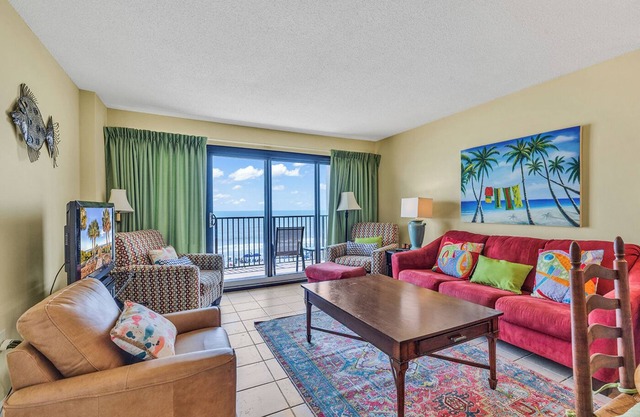 Oceanfront 3BR Condo l Springs Towers l Pool l