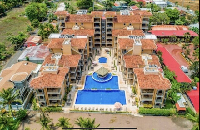 Oceanfront 3BDR condo on the beach