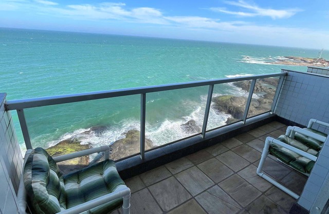 Oceanfront 3BR with Balcony & View - GUA001