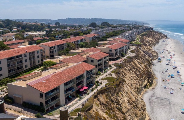 Oceanfront 3rd floor unit - Incredible view looking directly down to the beach