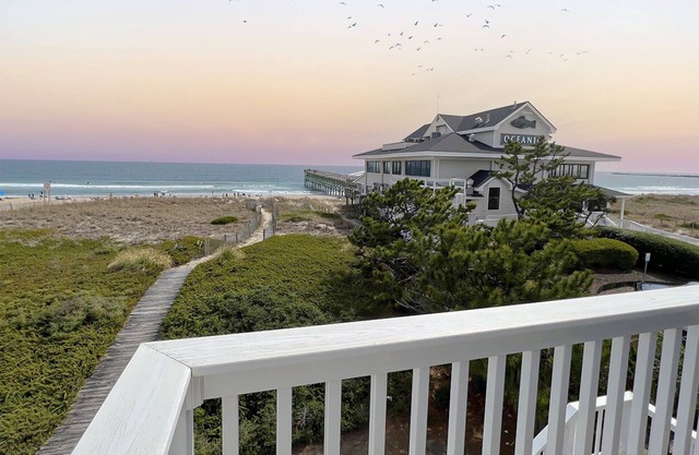 Oceanfront 4br/4ba townhome w/ocean views and direct beach access