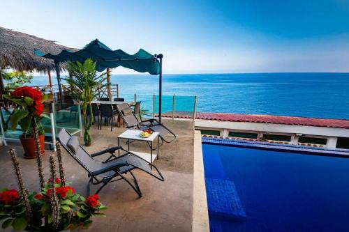 Oceanfront 5BR Up to 16 pax