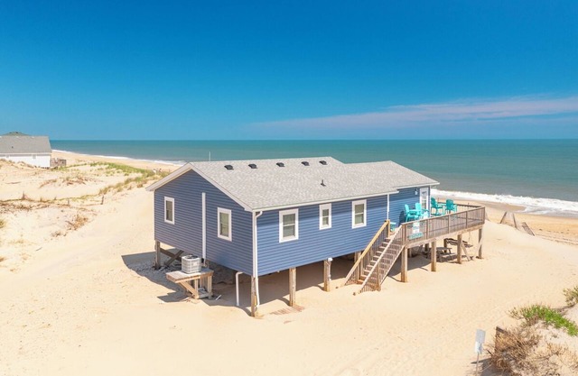 Oceanfront beach house just steps from the Atlantic in South Nags Head!