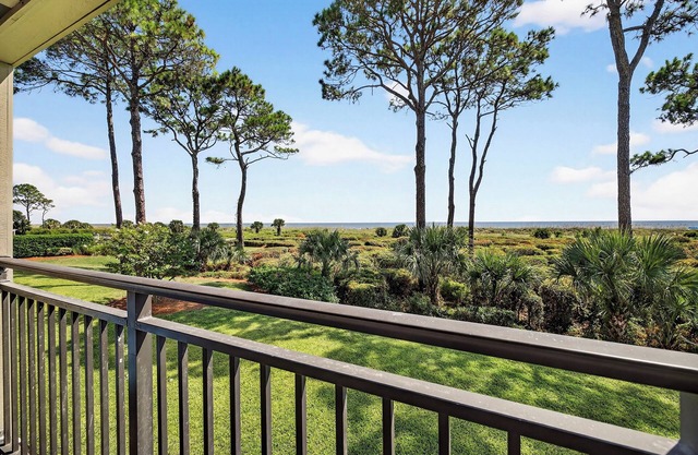 Oceanfront Condo w/Balcony - Sea Side Villas HHI