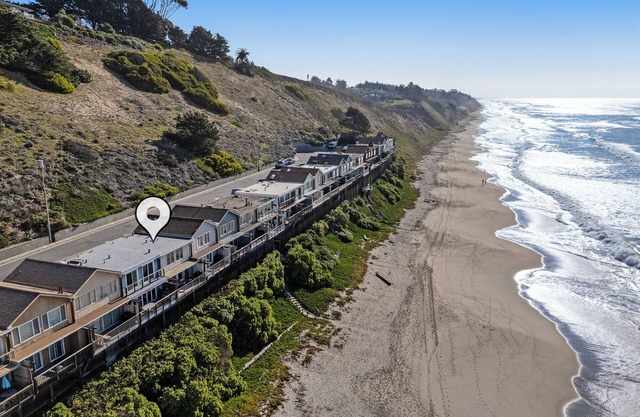 Oceanfront Comfort at The Clam Hut – La Selva Beach Retreat