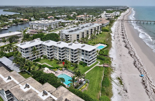 OCEANFRONT CONDO - GROUND FLOOR! ONLY 59 Steps to Private Beach, 23 to the Pool.