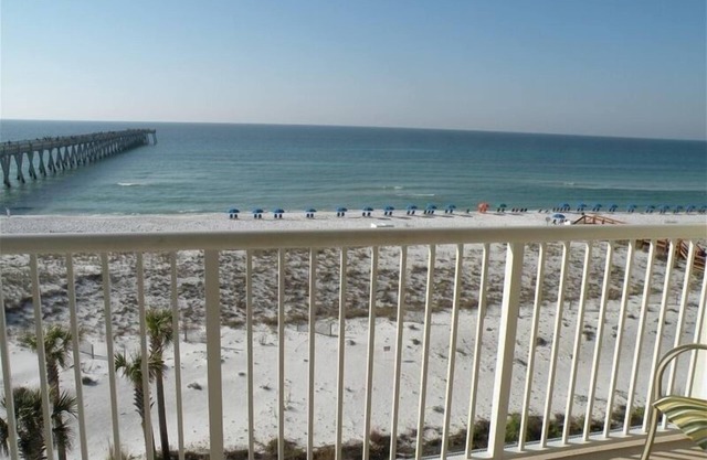 Oceanfront Condo. Sept 27 - Oct 4 avail. Reduced Rate. Umbrella Service Included