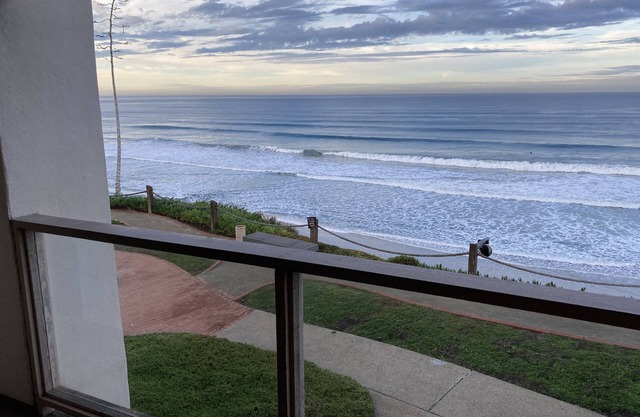 Oceanfront Condo - Spectacular Views, Beach Walks