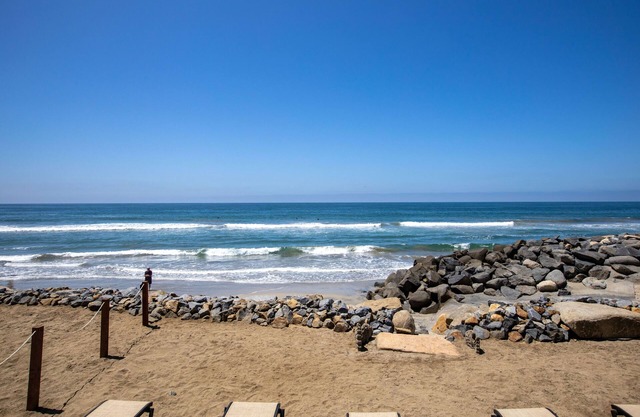 Oceanfront Dreamhome! Private Beach! Amazing Location!