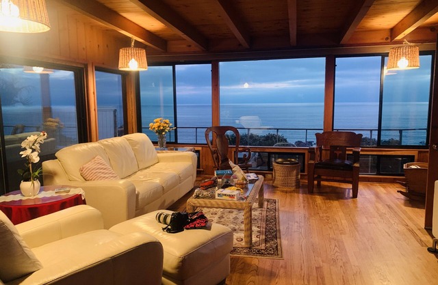 Oceanfront Home, Stone Steps Beach Access, Jacuzzi on Oceanfront Deck