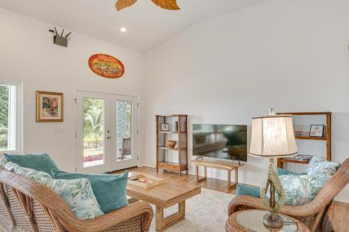 Oceanfront Home with Pool Access, Views in Papaikou