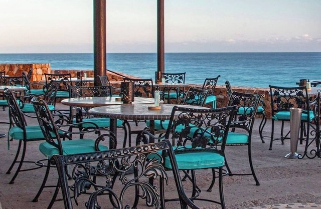 Oceanfront luxury 2 bedroom penthouse condo in Cabo