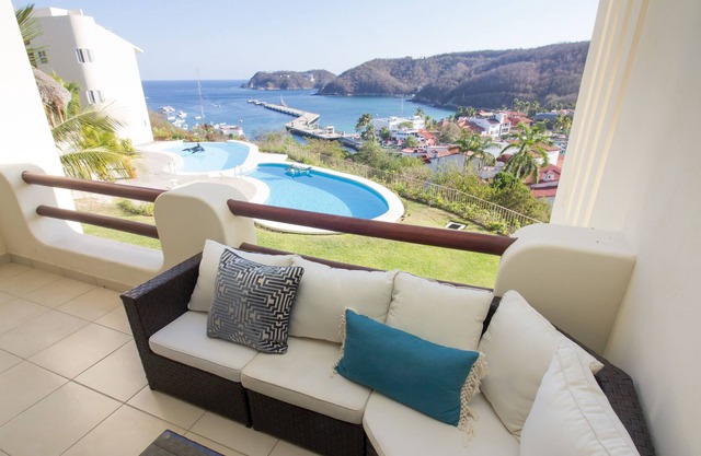 Oceanfront Luxury & Centrally Located In Huatulco