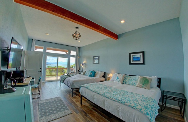 Oceanfront Luxury Suite Overlooking Kachemak Bay and Homer Spit!
