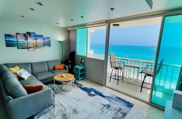 Oceanfront Oasis: Beachfront Gem and Ocean Vistas