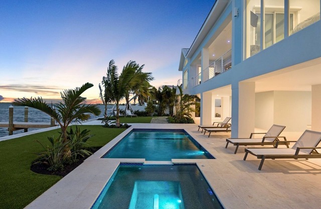 *OCEANFRONT OASIS @ KEY HAVEN* Private Home & Pool + LAST KEY SERVICES…