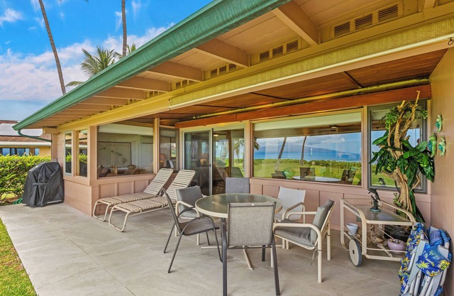 Oceanfront Paradise 128-1 Puamana! You won't want to leave!
