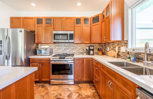 Oceanfront paradise with AC and wifi close to Hilo