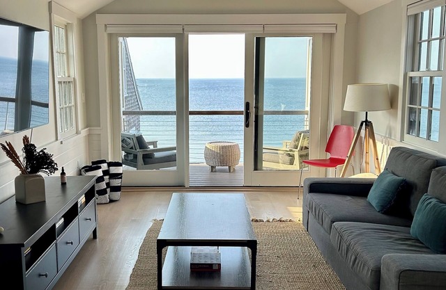 Oceanfront penthouse 2 bed 2 bath situated on beach and downtown