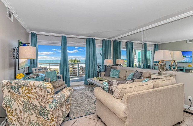 OCEANFRONT /POOL 1st FLOOR! KING BED! FIVE STAR!