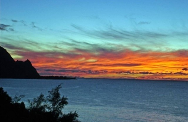 Oceanfront Puu Poa Condo 311 AC thruout best Bali Hai View & Sunsets Princeville