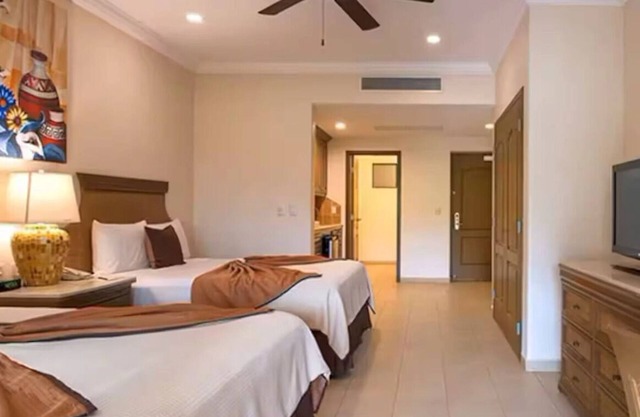 Oceanfront Resort Luxury Studio at Villa del Palmar Loreto