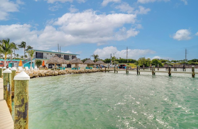 Oceanfront Resort Studio w/Pool on Long Key!