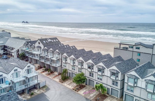 Oceanfront Sports Multiple Balconies, Bonus Room, King Suite!