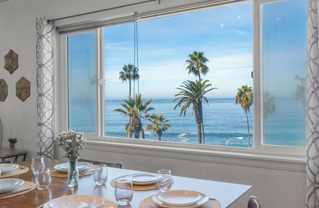 Oceanfront/Steps to Beach & Wedding Bowl/Views!