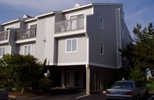 Oceanfront Townhome In Indian Harbor Villas, North Bethany