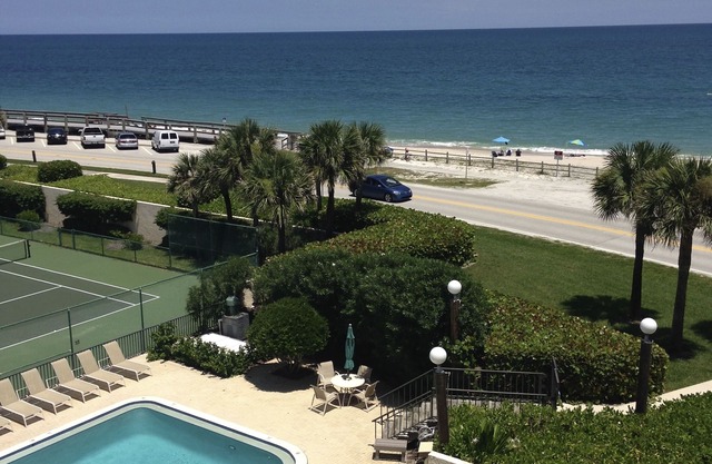 Oceanfront upscale condo, Vero Beach, Florida, 2 bedrooms