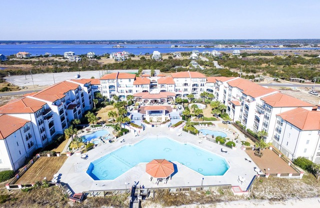 OCEANFRONT 2 BEDROOM CONDO, AMAZING VIEWS