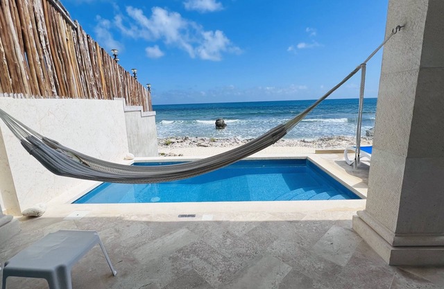Oceanfront Villa with heated pool. 💀🌺 Don’t miss Día de los Muertos on Isla. n