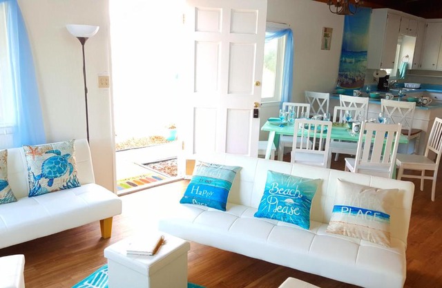 Oceano: Short walk to beach, 4 br, 2 bath, private house! Across street from park & pond