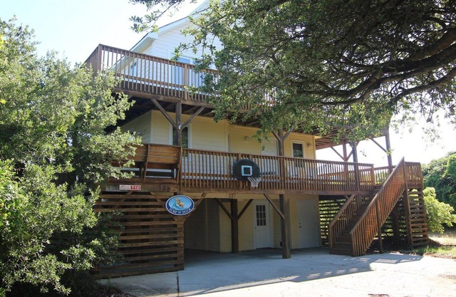 Oceanside, 5 BRs, Pool, Hot Tub, Close to Beach Access, T10, Surf N Duck