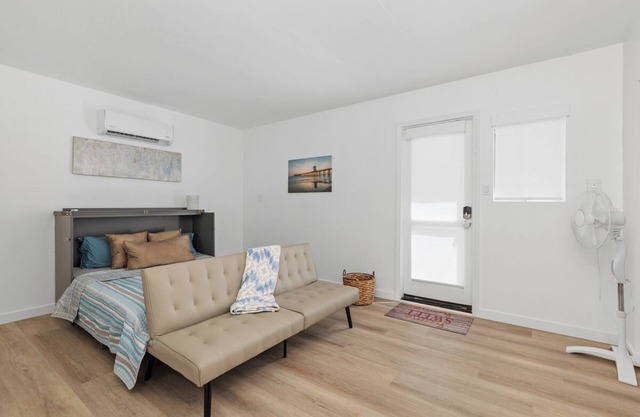 Oceanside Coastal Cottage Nestled On A Quiet Street