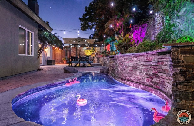 Oceanside Comfort: Walk-in Spa, Gym, Fun