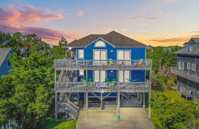 Oceanside Dog Friendly Home w/Hot Tub, Screen Porch, Media Room, Beach Nearby