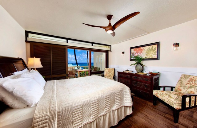 Oceanview #105 at Hana Kai Maui - Sweet Studio Unit, Great View and Decor!