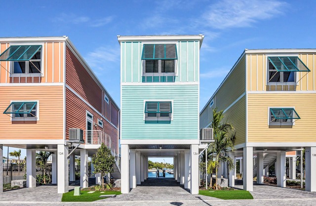 Oceanview 2 bedroom 2 bath with draw-dropping views!