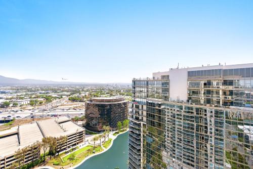 Oceanview 25th Floor Luxury Penthouse