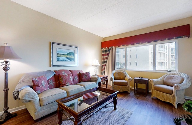 Oceanview condo in Amelia Island Plantation with balcony & pool