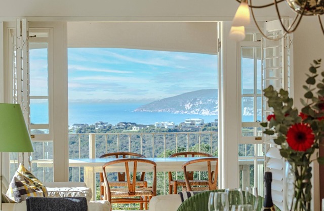 Oceanview Hilltop Villa in Plettenberg Bay Estate
