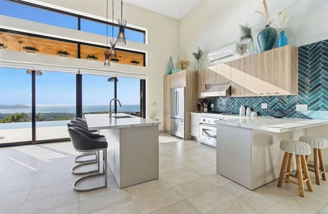 Oceanview Luxury 4BR/4BA Infinity Pool