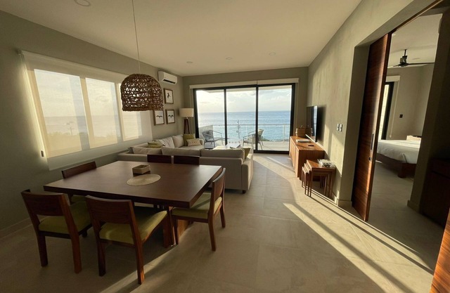 Oceanview Luxury Beachfront Apartment